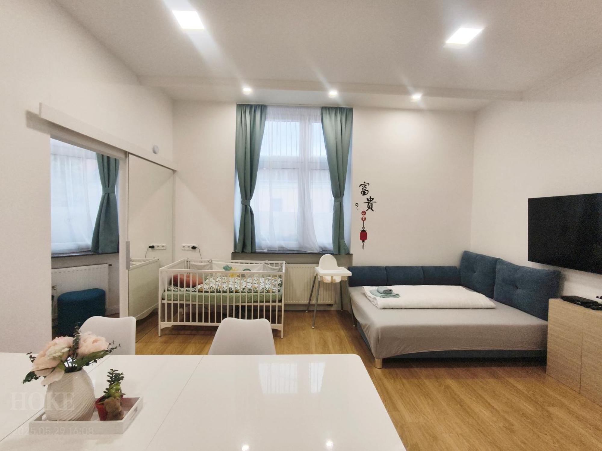 Ruyi Holiday Sopron Exterior photo